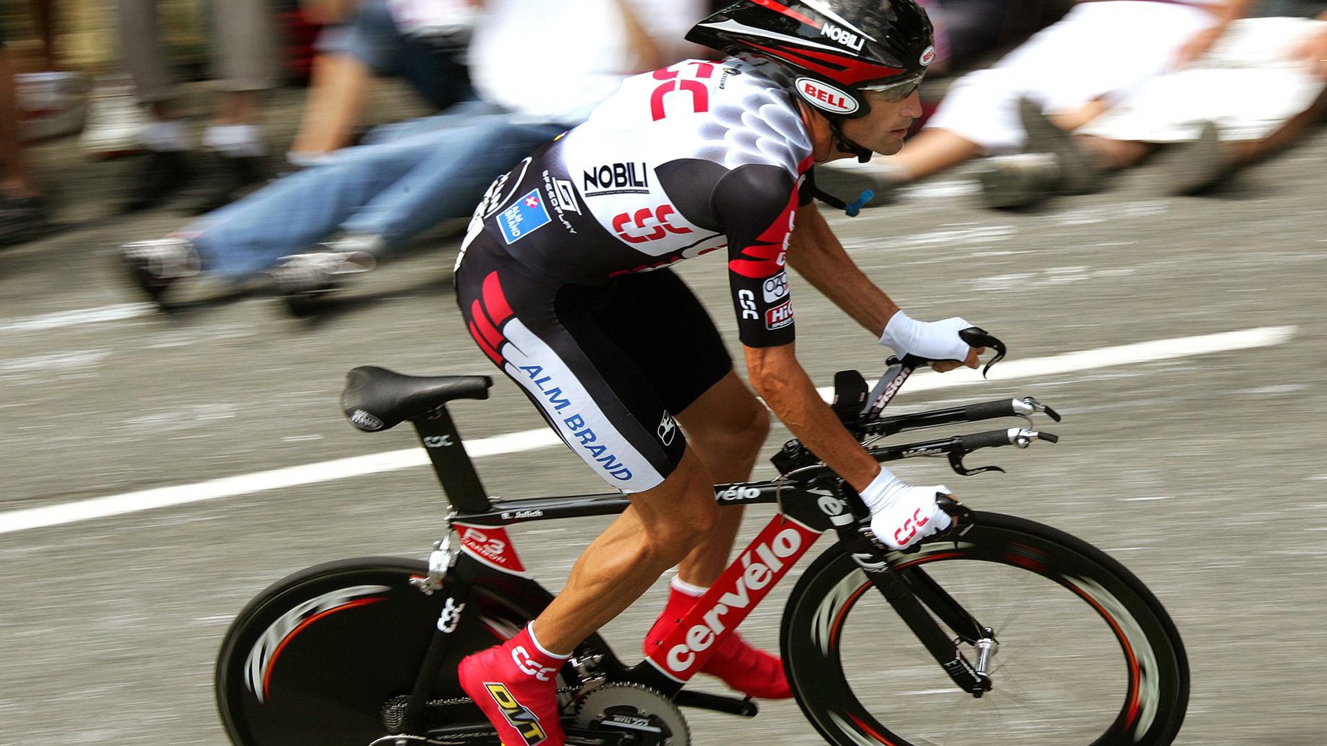 法国橄榄球赛事的转播权价值得到极大提升，法国橄榄球国家队